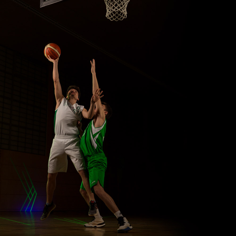 Basketballspieler des DJK Sportbund München im Training